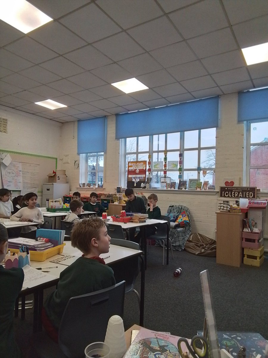 MissDelaney15's tweet photo. Debating in our history lesson. Some excellent language and points made in the debate, well done, historians! @YpsHistory #curiosity #confidence https://t.co/YgviLJ84Hl