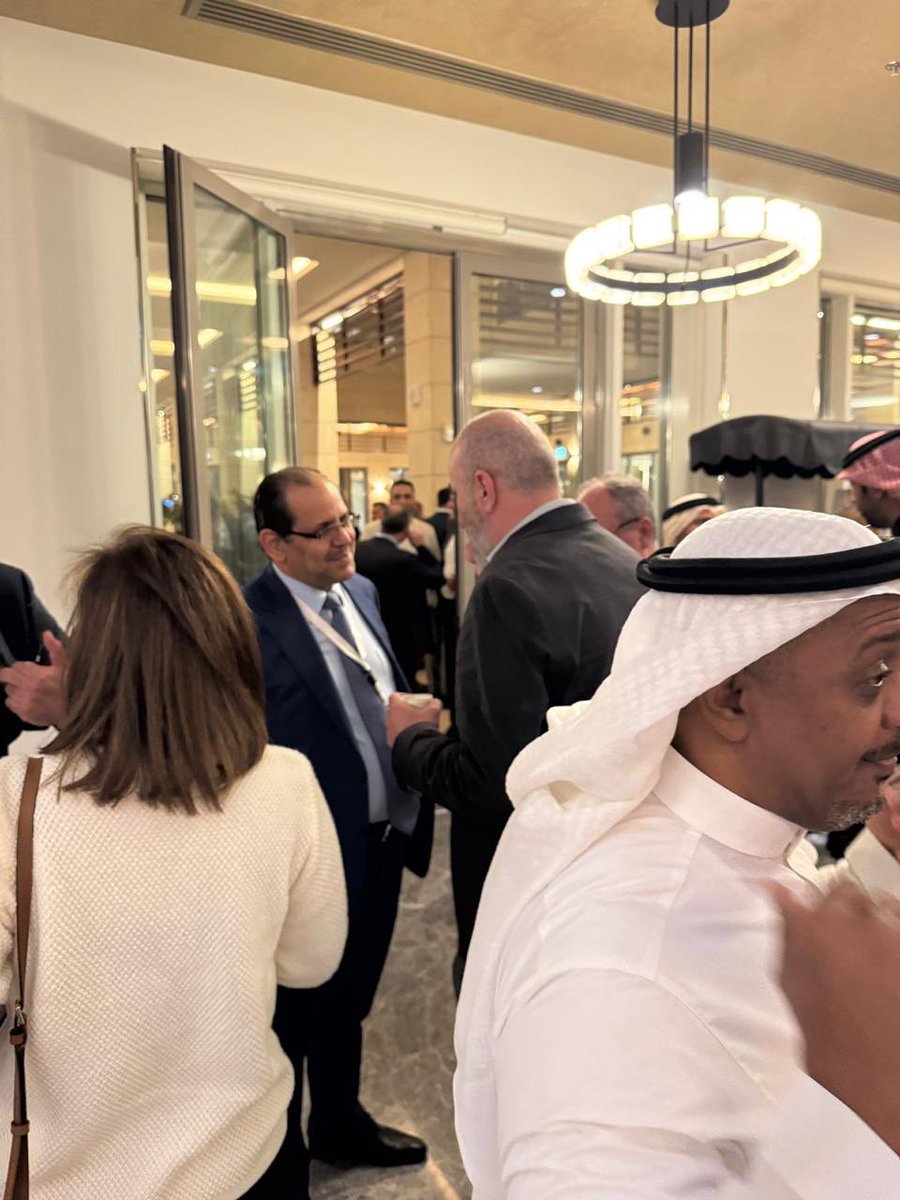 HaithamAbulfoul's tweet image. تشرفت مساء يوم أمس بحضور ورعاية فعالية لقاء التواصل "التشبيك" الهادف لتشجيع المزيد من الشراكات بين الشركات الأردنية 🇯🇴 والسعودية 🇸🇦 والذي نظمته #جمعية_انتاج @intajICTJO بالشراكة مع @DecSaudi   #مركز_الاقتصاد_الرقمي السعودي @Haniws. وسعدت بلقاء نخبة من الخبراء وقادة الأعمال…
