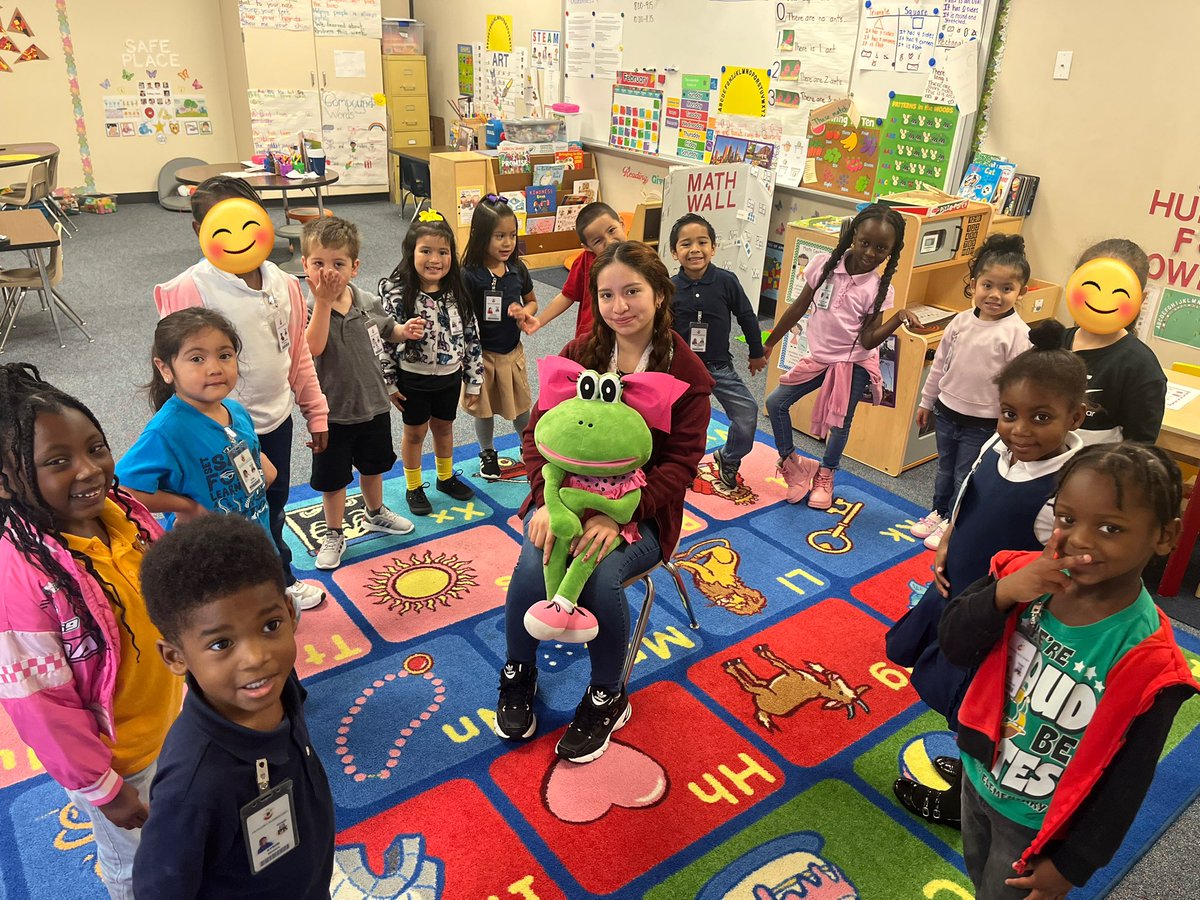 __Ms_Parker's tweet photo. Yesterday we celebrated Ms. Reynoso’s birthday. Thank you so much for all you do! 🫶🏾 @PetroskyPirates https://t.co/ogYUMVfgJJ