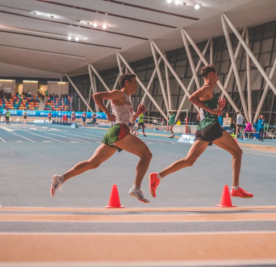 Cto. 🇪🇸 sub23 8-9/2/25
9ª Celia de las Heras 1500ml (MMP y marca de repesca Cto. 🇪🇸Absoluto.
Semifinalista David Del Pozo 800ml.

Patrocinador club R2PFisioterapia 🧡🖤

<a href="/AytoAlcalaH/">Ayuntamiento de Alcalá de Henares</a> <a href="/Alcala_Deporte/">Alcalá es Deporte</a> <a href="/Entrena_Atletas/">Entrenador Atletas</a> 

#AlcaladeHenares #atletismo #ShortTrack #CampeonatoEspaña #run