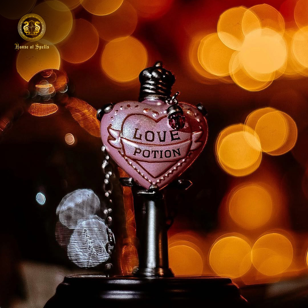 Wear your love for magic with pride this Valentine’s Day! ❤️ Brew the perfect charm with our enchanting Love Potion necklace – the ideal gift for someone who holds the key to your heart🪄💘