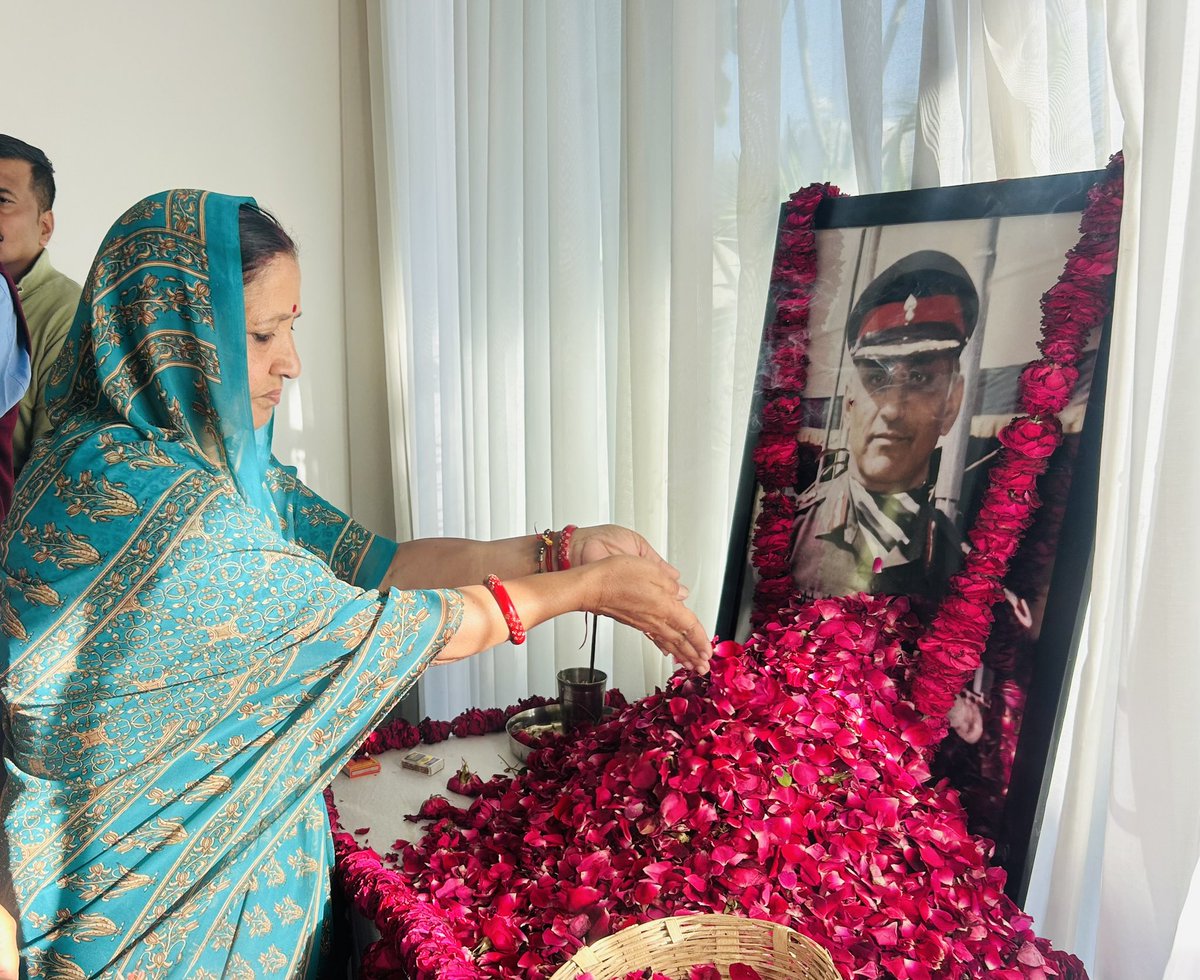 राजस्थान सरकार में मंत्री श्री राज्यवर्धन जी राठौड़ के पिताजी आदरणीय कर्नल लक्ष्मण सिंह जी राठौड़ को श्रद्धा सुमन अर्पित किए, परिजन से मिलकर संवेदना प्रकट की।
<a href="/Ra_THORe/">Col Rajyavardhan Rathore</a>