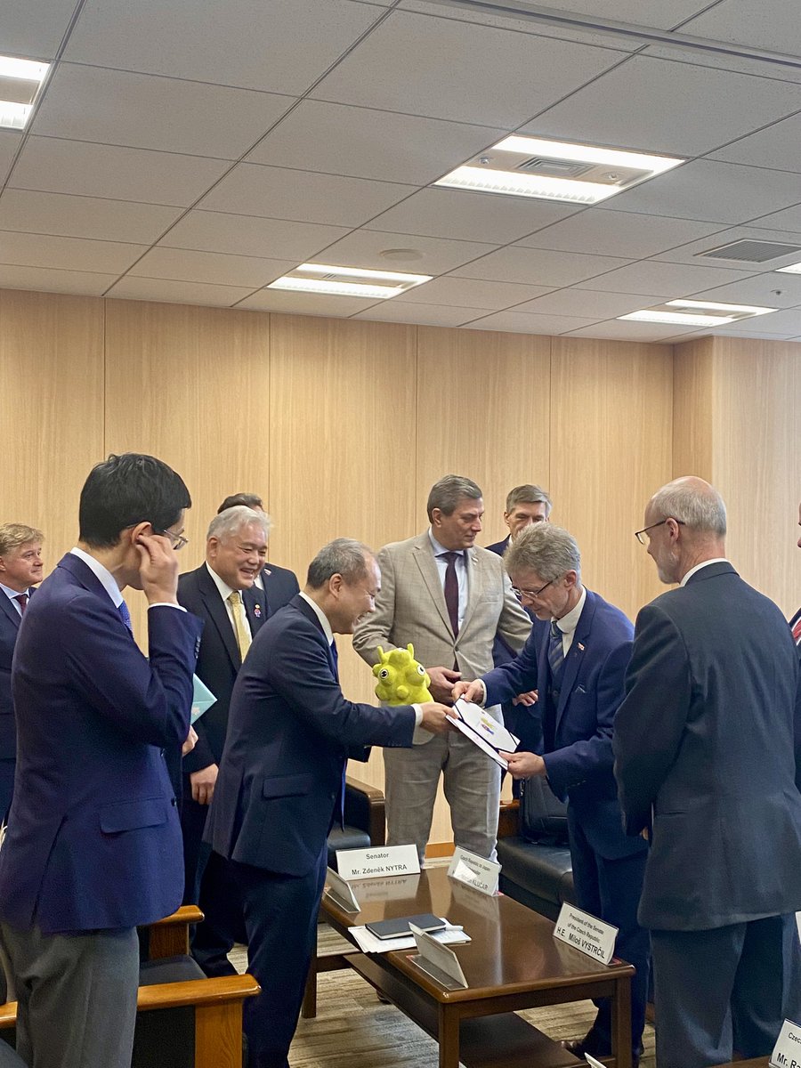 Red carpet rolled out in Japan for the President of <a href="/SenatCZ/">Senát Parlamentu ČR</a> Milos Vystrcil