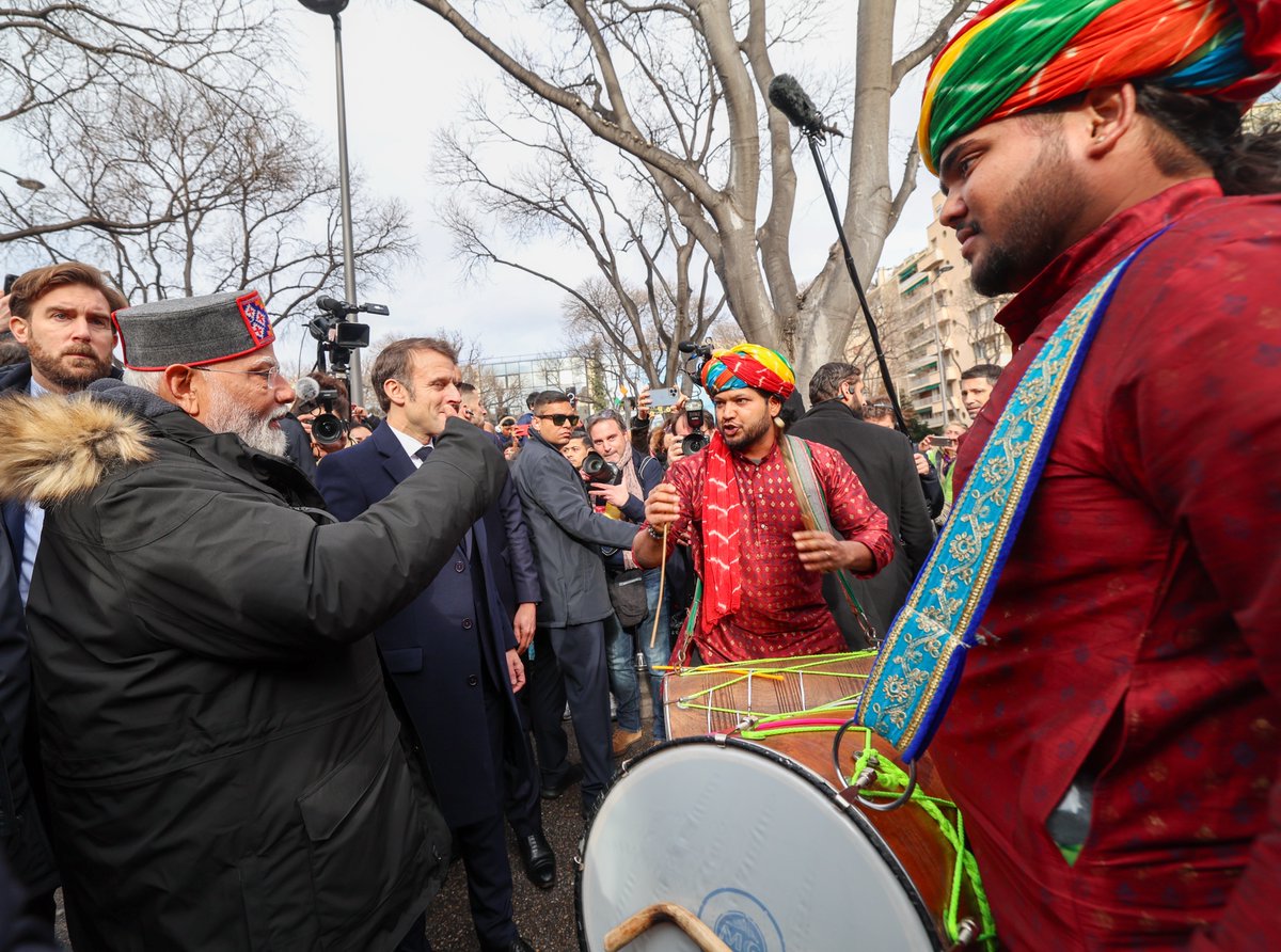 narendramodi's tweet photo. La communauté indienne est très enthousiaste à l'idée d'un nouveau consulat à Marseille. Voici quelques aperçus de l'accueil chaleureux qui a été réservé pendant le programme... https://t.co/bfPPVI6dWK