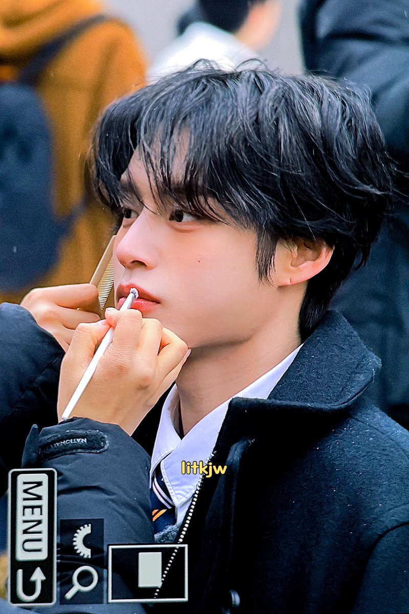 잡초 tweet media