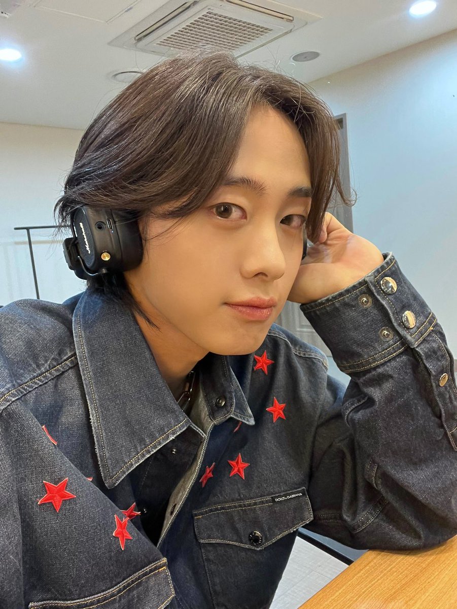 HFU_official's tweet photo. [#HYUNYUL]
Innomas music series in Busan 🤟✨

#HiFiUnicorn #ハイファイユニコーン #하이파이유니콘 #HFU #ハパユ #하파유 #ヒョンユル #김현율 https://t.co/Ymkmsc4OV9