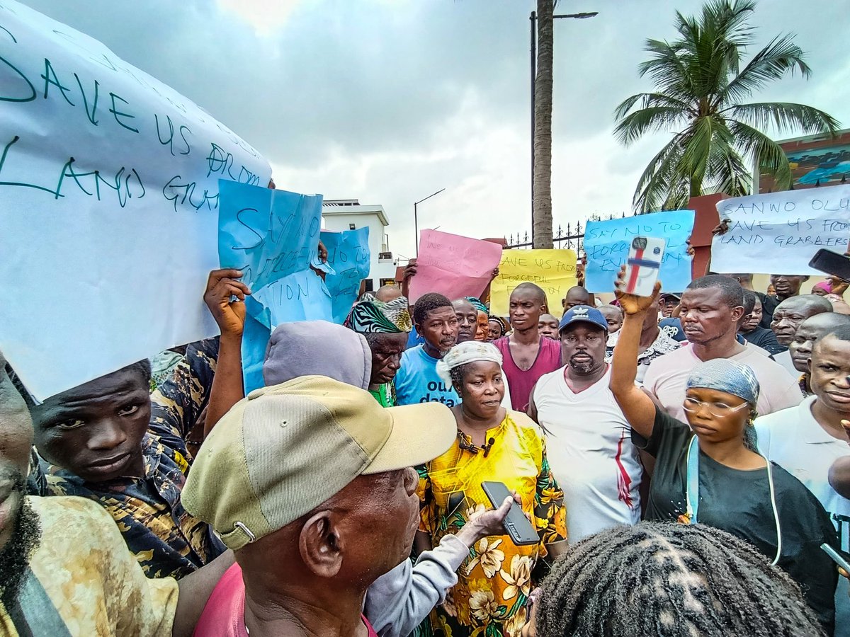 JEI (@justempower) on Twitter photo HAPPENING NOW: Residents of #IlajeOtumara community protest peacefully at the office of <a href="/jidesanwoolu/">Babajide Sanwo-Olu</a> to avert imminent forced eviction of over 10,000 people in violation of court orders and election promises made. Please join us in supporting their struggle.
#EndForcedEviction HAPPENING NOW: Residents of #IlajeOtumara community protest peacefully at the office of <a href="/jidesanwoolu/">Babajide Sanwo-Olu</a> to avert imminent forced eviction of over 10,000 people in violation of court orders and election promises made. Please join us in supporting their struggle.
#EndForcedEviction