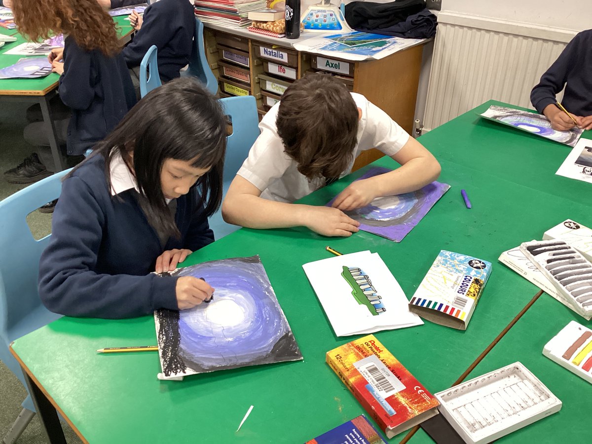 StMarysRCEccles's tweet photo. 🖍️✨Y3 have produced some incredible drawings of Stonehenge! Their creativity and attention to detail are amazing! 🌟 https://t.co/OiaW0wGY5Z