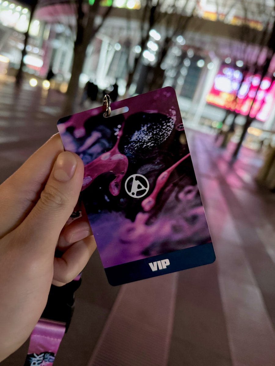 imttik's tweet photo. LINKIN PARK、急遽チケット取ったけどすごく良かった。チェスターは唯一無二なんだけどエミリーも本当に素晴らしかった。#LinkinPark https://t.co/fMRU8a5Buc