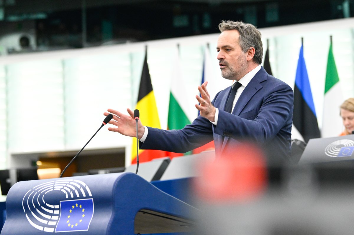 In many European countries, Conservatives are drifting to the right. We saw it recently in Germany where the CDU broke down the firewall against the extreme right. The damage is huge.

Their proposals undermine us: closing down borders,  backsliding in the Green Deal, and giving