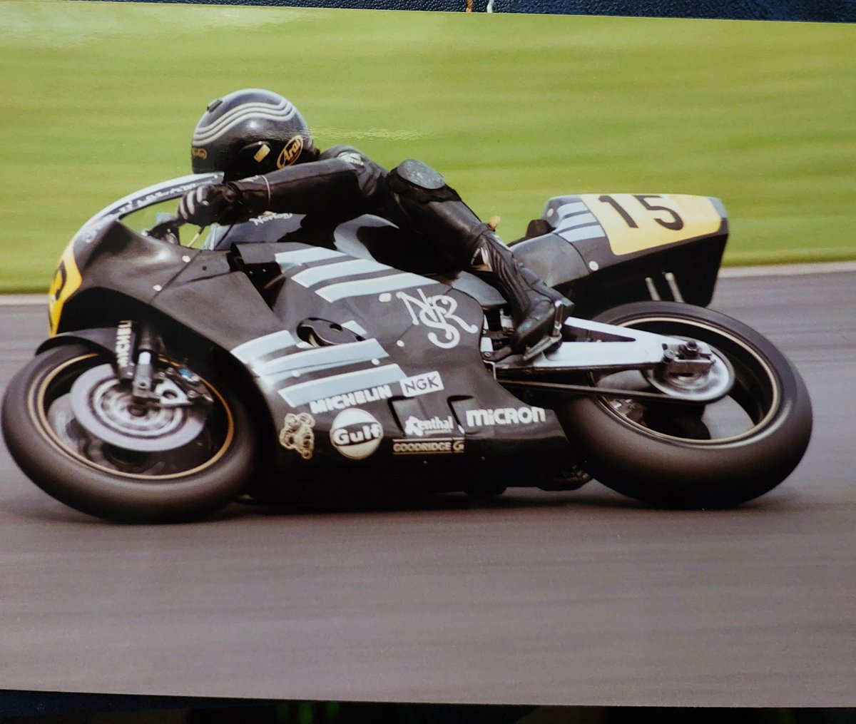 tbarker863's tweet photo. Ron Haslam on the JPS Norton at the British GP 👍🏍 https://t.co/VB0q3YyOxW
