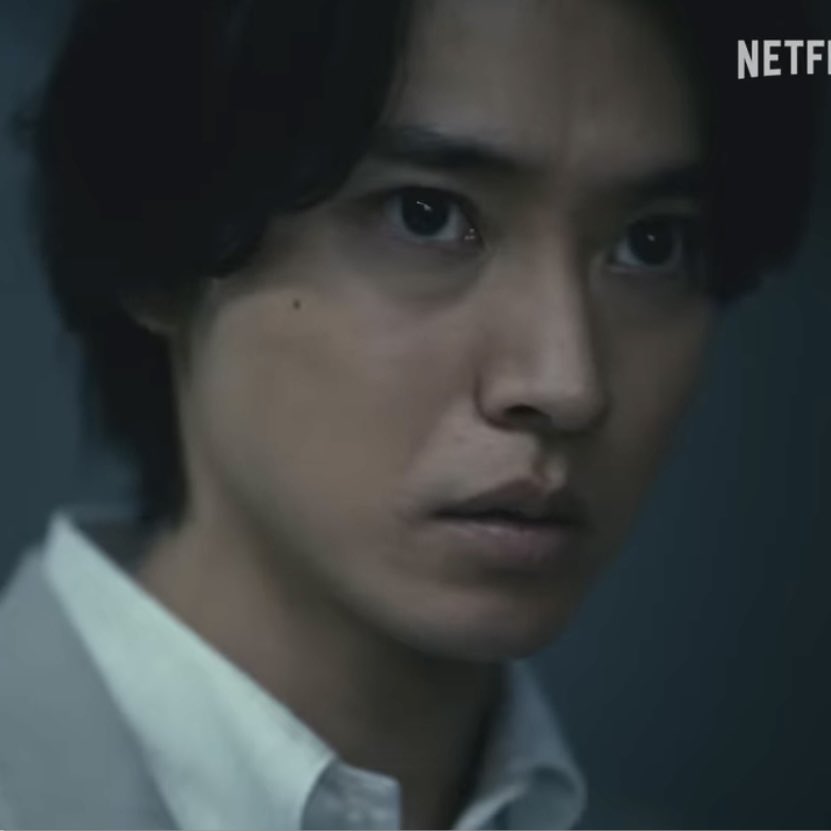 lily_suiren's tweet image. 髪型が一緒だからこの頃に撮影されたのかな❓
普段は穏やかなのに役に入ると別人…

きっとまた凄い演技を見せてくれるんだね😌
楽しみだけどちょっと見るのが怖い💦

#今際の国のアリス 
#AliceinBorderland3
#山﨑賢人