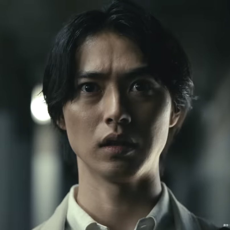 lily_suiren's tweet image. 髪型が一緒だからこの頃に撮影されたのかな❓
普段は穏やかなのに役に入ると別人…

きっとまた凄い演技を見せてくれるんだね😌
楽しみだけどちょっと見るのが怖い💦

#今際の国のアリス 
#AliceinBorderland3
#山﨑賢人