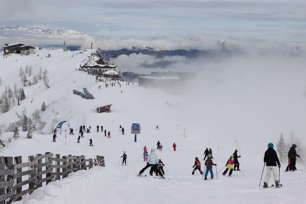 P7 SKI TRIP | Gorgeous mountain views as the clouds cleared this morning. Pizza 🍕 night to look forward to this evening!