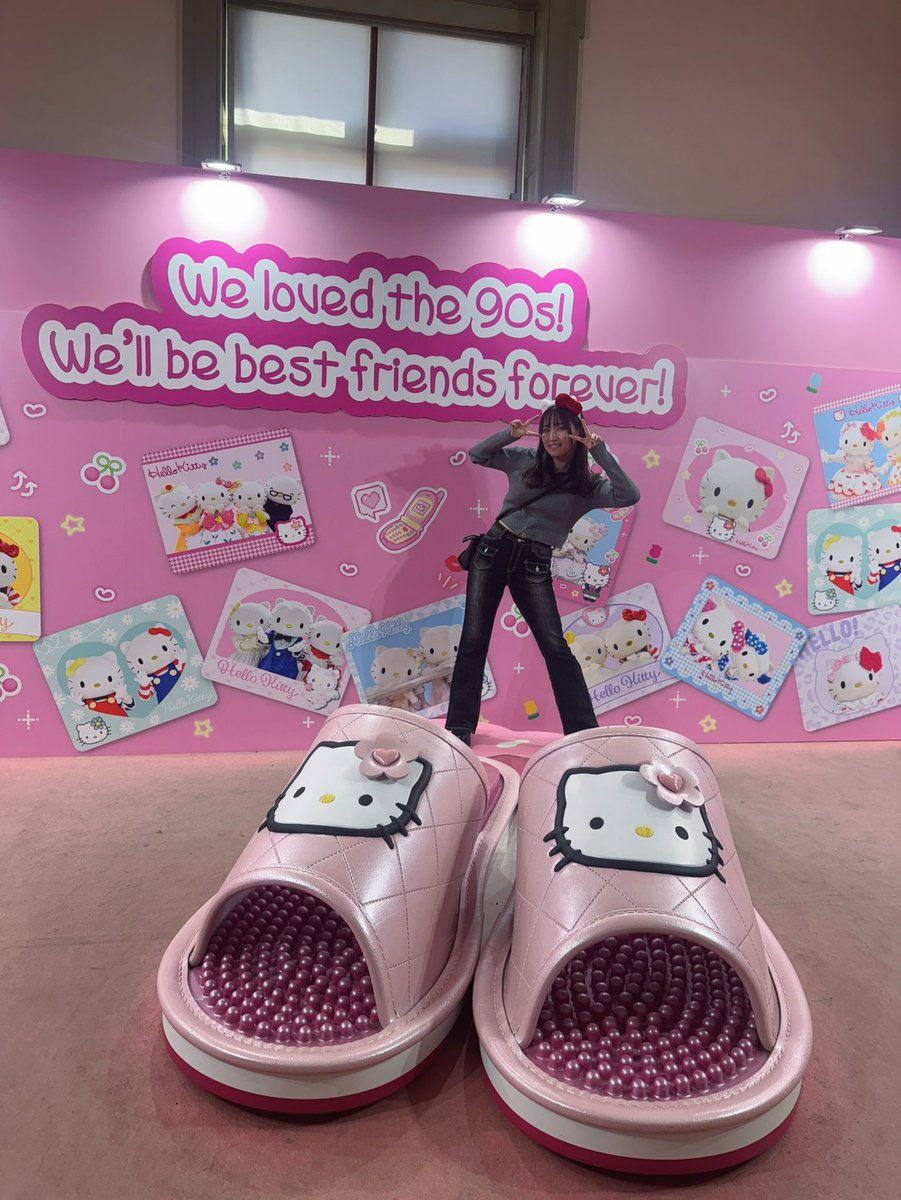 あしゅかﾁｬﾝと行ってきた🐱🎀
あしゅかﾁｬﾝ10000日前にうまれてきてくれてありがとう❣️
またフルーツパフェ食べたくなったら言ってね、いつでも行くよ🏃‍♀️‍➡️
ちなみに今日もバレンタインパフェ行ってきたよ、おかしい🥰🍓🍫笑