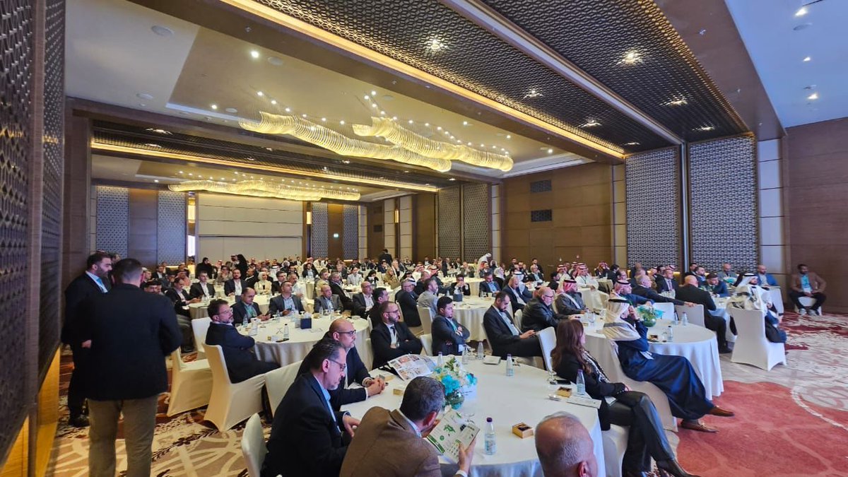 برعاية سعادة السفير الأردني في المملكة <a href="/HaithamAbulfoul/">Dr. Haitham Abu Alfoul</a> وحضور سعادة الأمين العام المؤسس لمنظمة التعاون الرقمي <a href="/Dalyahya/">Deemah AlYahya</a>
نظم مركز الاقتصاد الرقمي بالشراكة مع جمعية انتاج <a href="/intajICTJO/">ICT Association JO</a> لقاء تواصل في الرياض، جمع نخبة من القيادات التقنية وأصحاب القرار من السعودية والأردن.