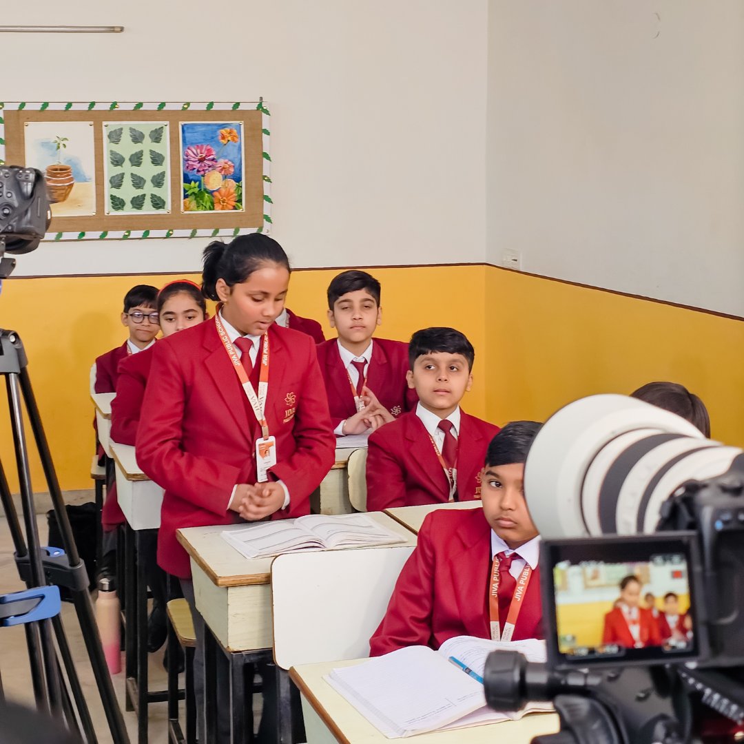 JivaSchool's tweet image. Behind the Scenes with NCERT team at Jiva Public School.
From the roots to the branches, the ‘Neem Baba’ chapter comes alive as the NCERT team visits our school and dig deep into the world of this legendary tree!
#jivapublicschool #Icseschool #ncert #exam #education #knowledge