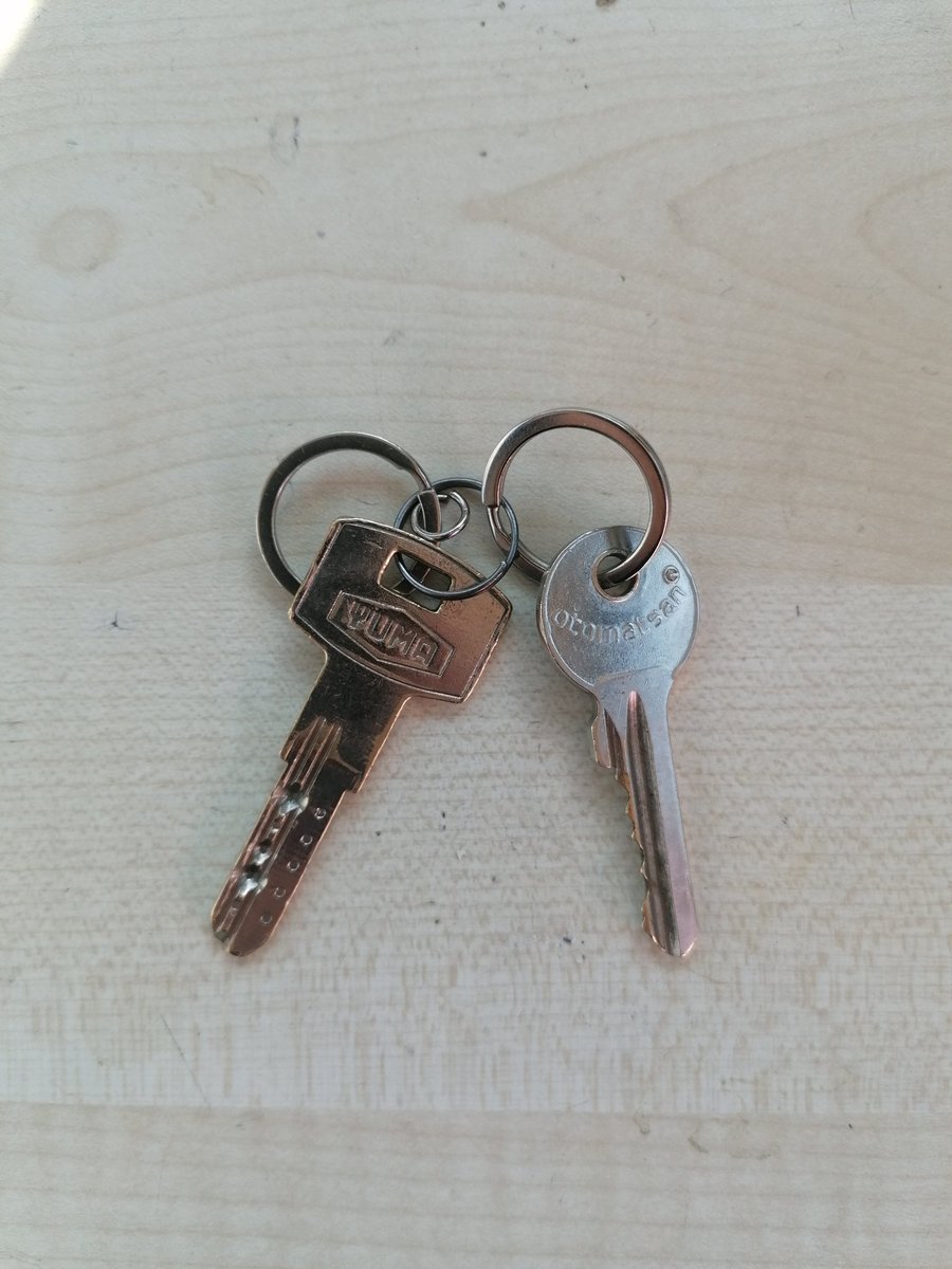 Anahtarları aldık ama eve verdiği zararla ilgili bir dava daha açmayı düşünüyorum.