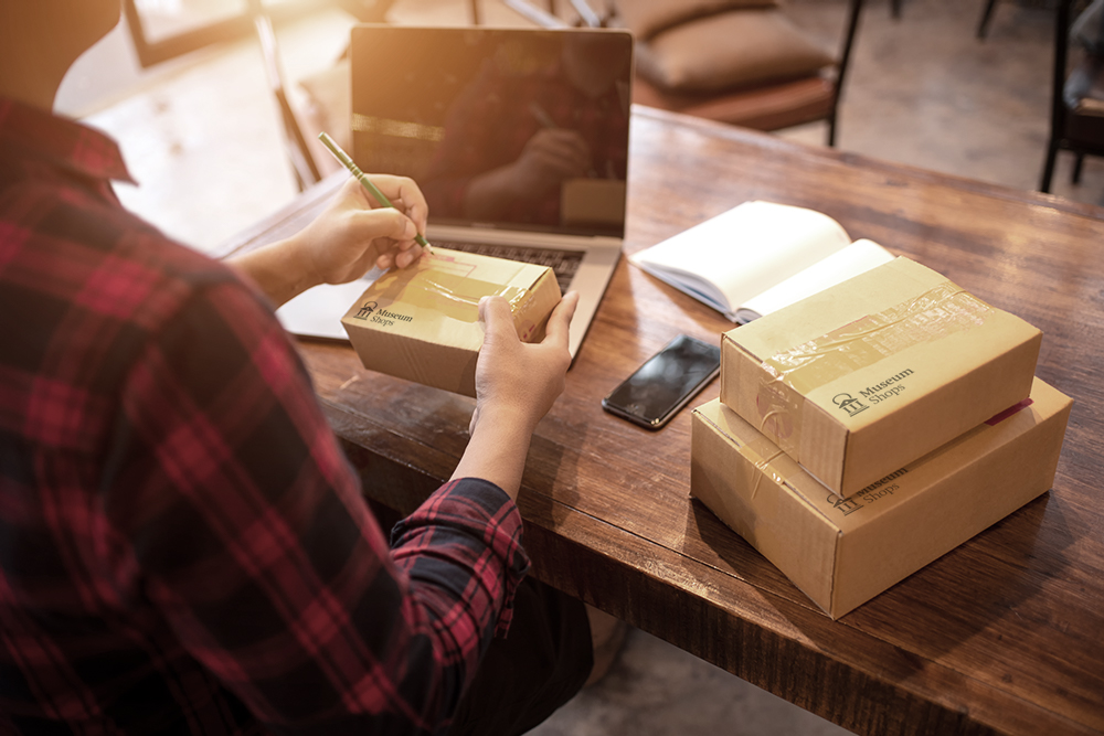 MuseumShops tweet media