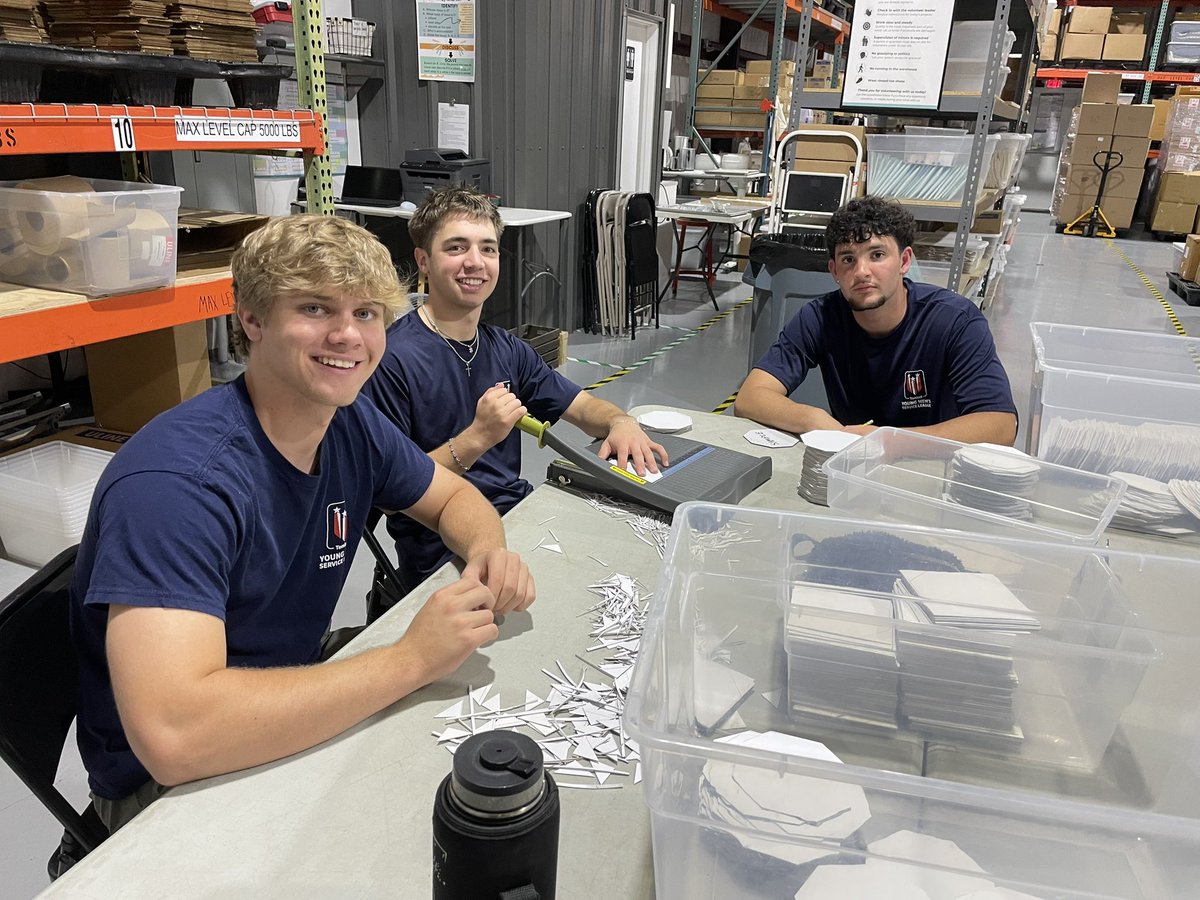 CiciRuss's tweet photo. Our last @mercyhouseglobal volunteering for @ymsltomball . Time went by so fast. We blinked and now our boys are seniors about to graduate. YMSL has been a great opportunity to make time to serve while spending time with our boys. I’m going to miss this!
#senior2025 #serveothers https://t.co/PvjlRUHBRg