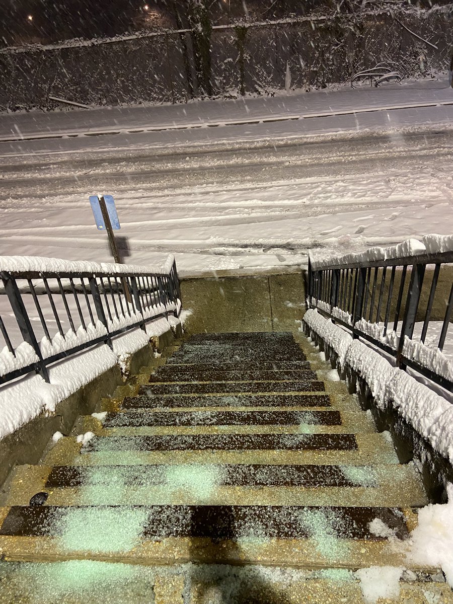 DCDGS's tweet photo. 🌨️Our Snow Team has been working around the clock to clear snow and ice to ensure DC Government facilities stay open and operational during this winter weather! #SnowReady #DGSMaintainsDC https://t.co/zYgPCxifXk