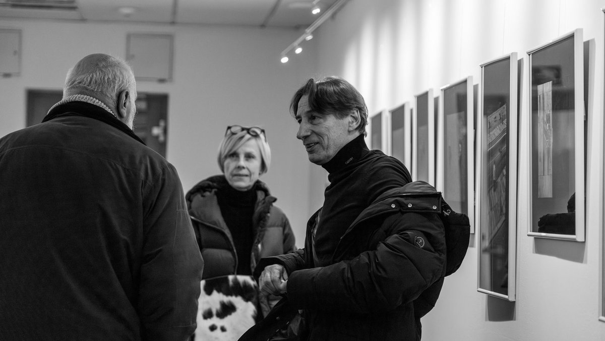 COBISSNET's tweet image. Včeraj smo v IZUMgaleriji odprli fotografsko razstavo Janje Cizelj in Aleša Žiberne z naslovom Izluščeno. Hvala vsem, ki ste se udeležili dogodka in se sprehodili med razstavljenimi fotografijami. 

#razstava #IZUMgalerija #fotografije