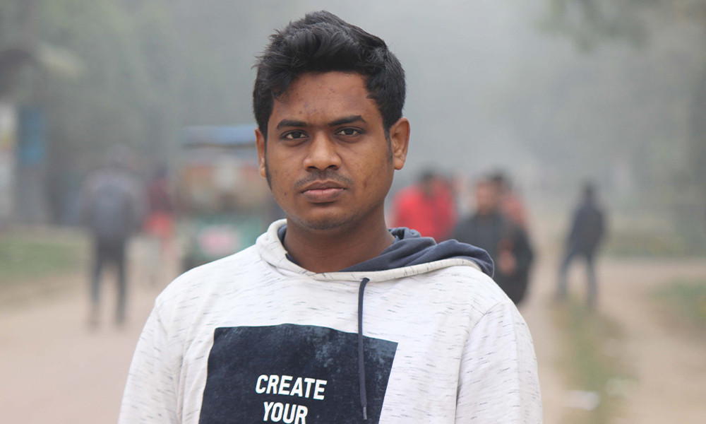 সাংবাদিক সিয়ামের মাথায় ৬ ছররা গুলি, অর্থাভাবে হচ্ছে না চিকিৎসা