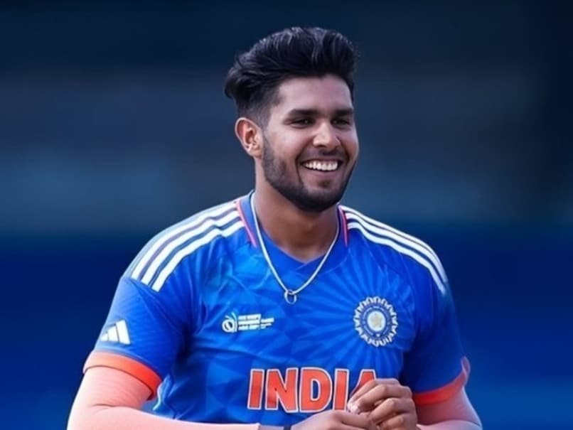 mahedele20181's tweet image. 3RD ODI. 3.2: Harshit Rana to Ben Duckett 4 runs, England 26/0
#INDvsENG #benducket
