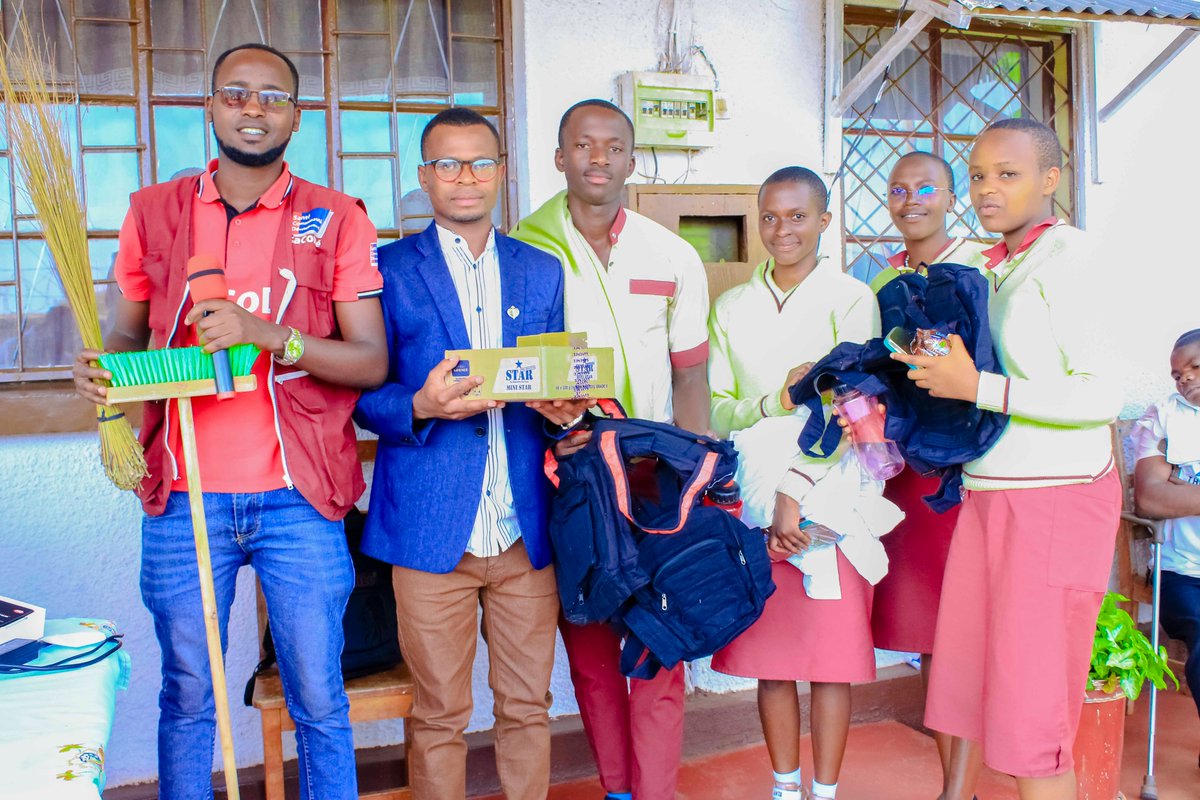 SacodeBurundi's tweet photo. 1/6🎉 Apprendre en s'amusant avec Oky Burundi !

Le #7/2/2025, @SacodeBurundi a organisé une compétition interscolaire réunissant des clubs scolaires de santé issus de #9provinces du Burundi, en l'honneur de la Journée Internationale de l'Éducation célébrée chaque année le #24/01 https://t.co/wqF7y3s1aY
