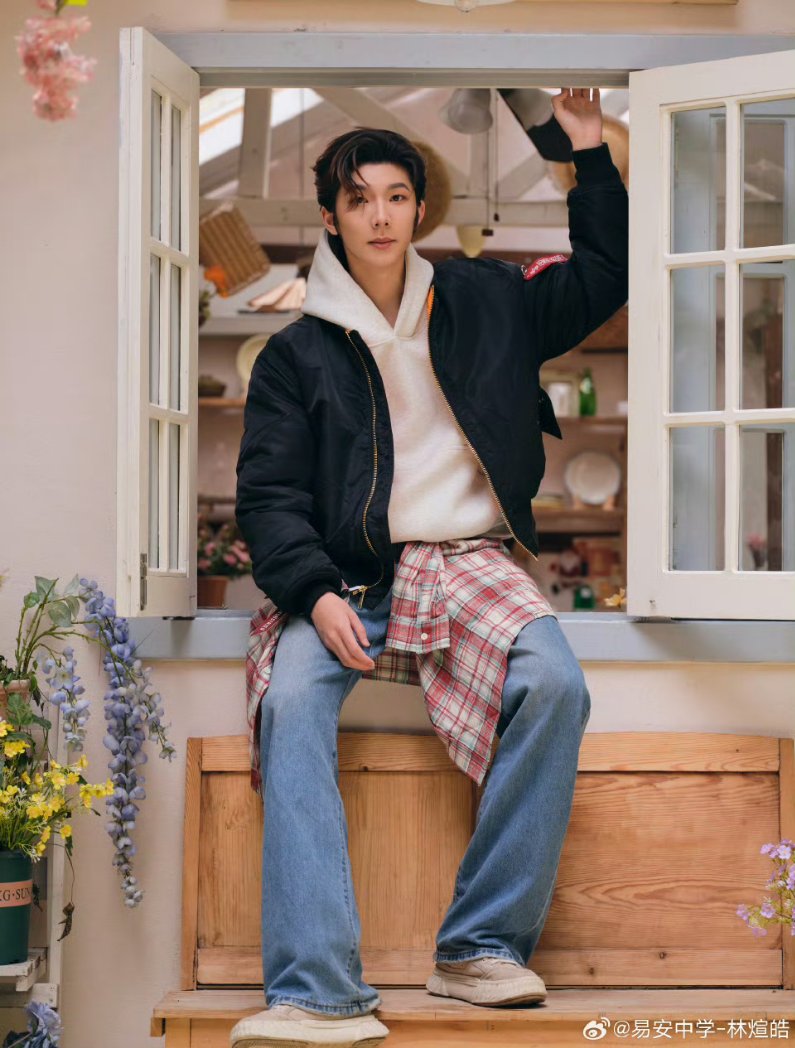 Pimmie_hothead's tweet photo. 元宵节

#หลินเซวียนฮ่าว #LinXuanhao​ #林煊皓 https://t.co/uk6ZK0GbiK