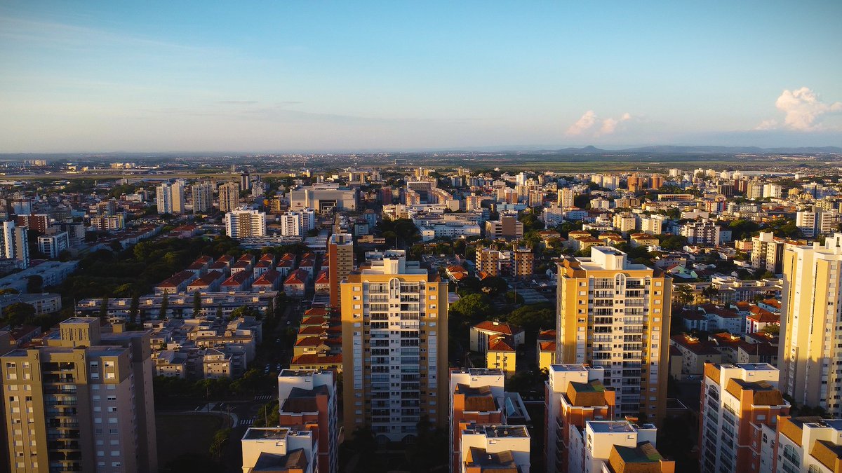 Prefeitura_POA's tweet photo. #Desenvolvepoa
📢 Porto Alegre receberá pela primeira vez o Prêmio iBest, reconhecido nacionalmente por destacar grandes nomes da internet no Brasil. O evento ocorre nos dias 13 e 14, quinta e sexta, no Teatro do Bourbon Country.
➡️ Saiba mais: https://t.co/04WV4G2sWH https://t.co/ZQ8KToXRER