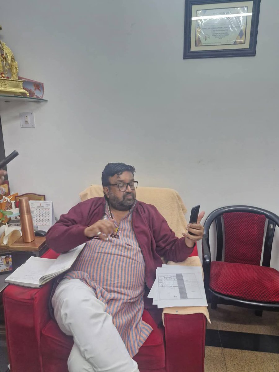drmsrathorebjp's tweet photo. आज माननीय केंद्रीय मंत्री श्री Shivraj Singh Chouhan जी व भाजपा राष्ट्रीय महासचिव श्री सुनील बंसल जी की गरिमामय उपस्थिति में वीडियो कॉन्फ्रेंसिंग के माध्यम से वन नेशन वन इलेक्शन अभियान को लेकर आयोजित बैठक में सहभागिता की।

#BJP4IND #BJP4Rajasthan #onename https://t.co/gaN4ibgADA