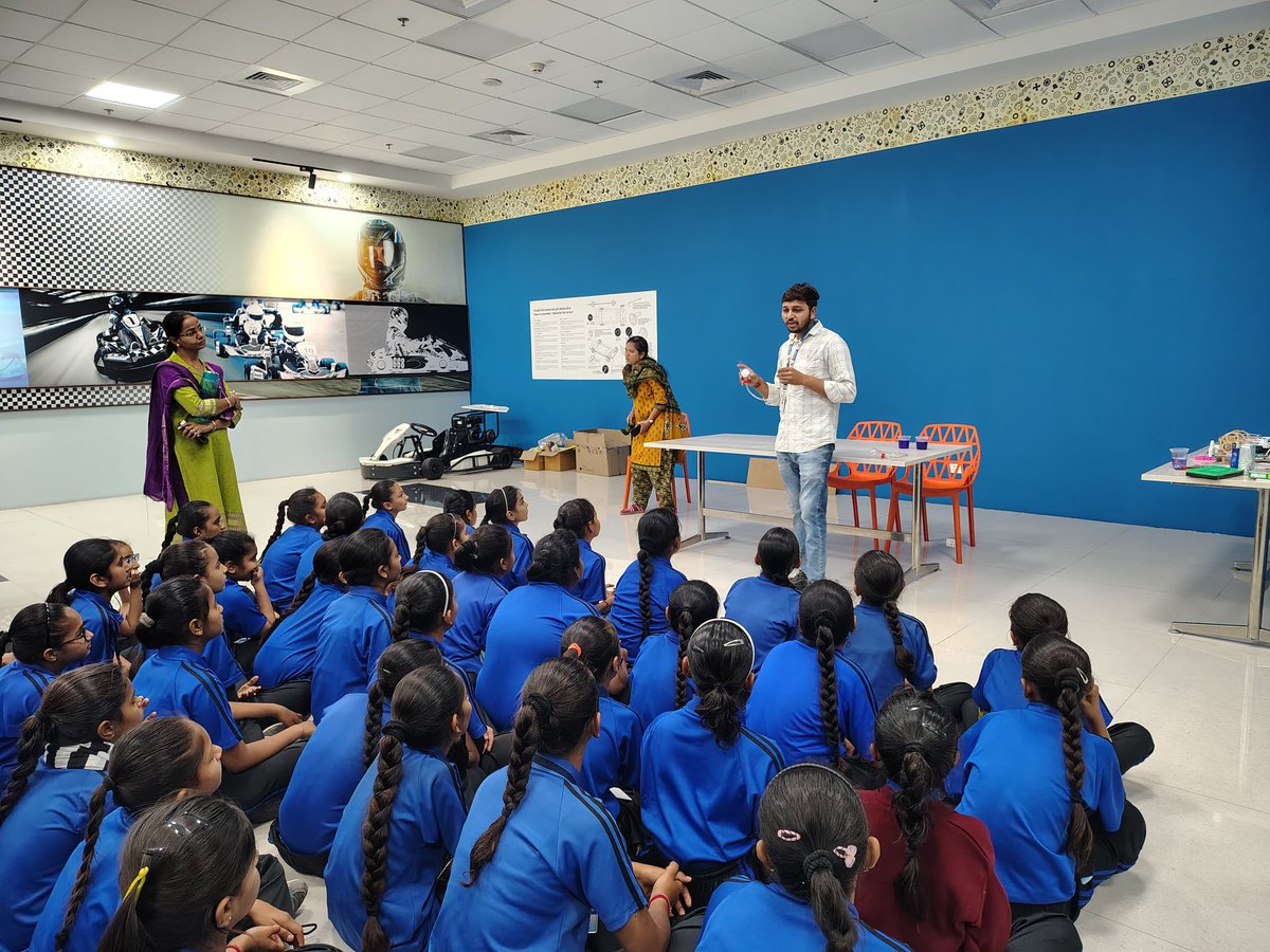 krupaba_pa67368's tweet image. Celebrating #NationalScienceMonth as a part of Different Hand on Activities like #MathsPuzzle
 #BernoulliPrinciple and #DroneWorkingDemonstration at @RSCBhavnagar 
#scienceandinnovation 
#ViksitBharat