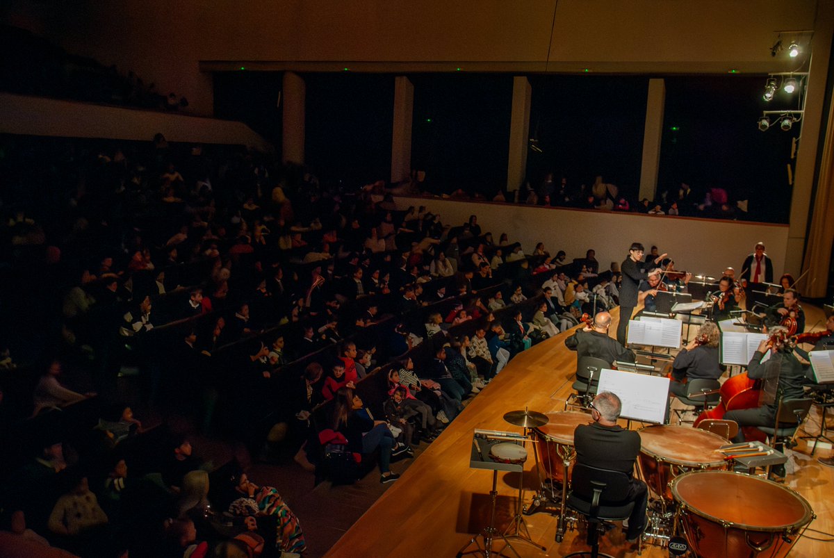 Vuelven cientos de alumnos de numerosos centros educativos de Granada y provincia a acompañar a “Pedro y el lobo” en la 2ª semana de conciertos didácticos de esta producción de la OCG y <a href="/TiteresEtcetera/">Títeres Etcétera</a>. Seis nuevas sesiones bajo la dirección musical de Irene Delgado-Jiménez.
