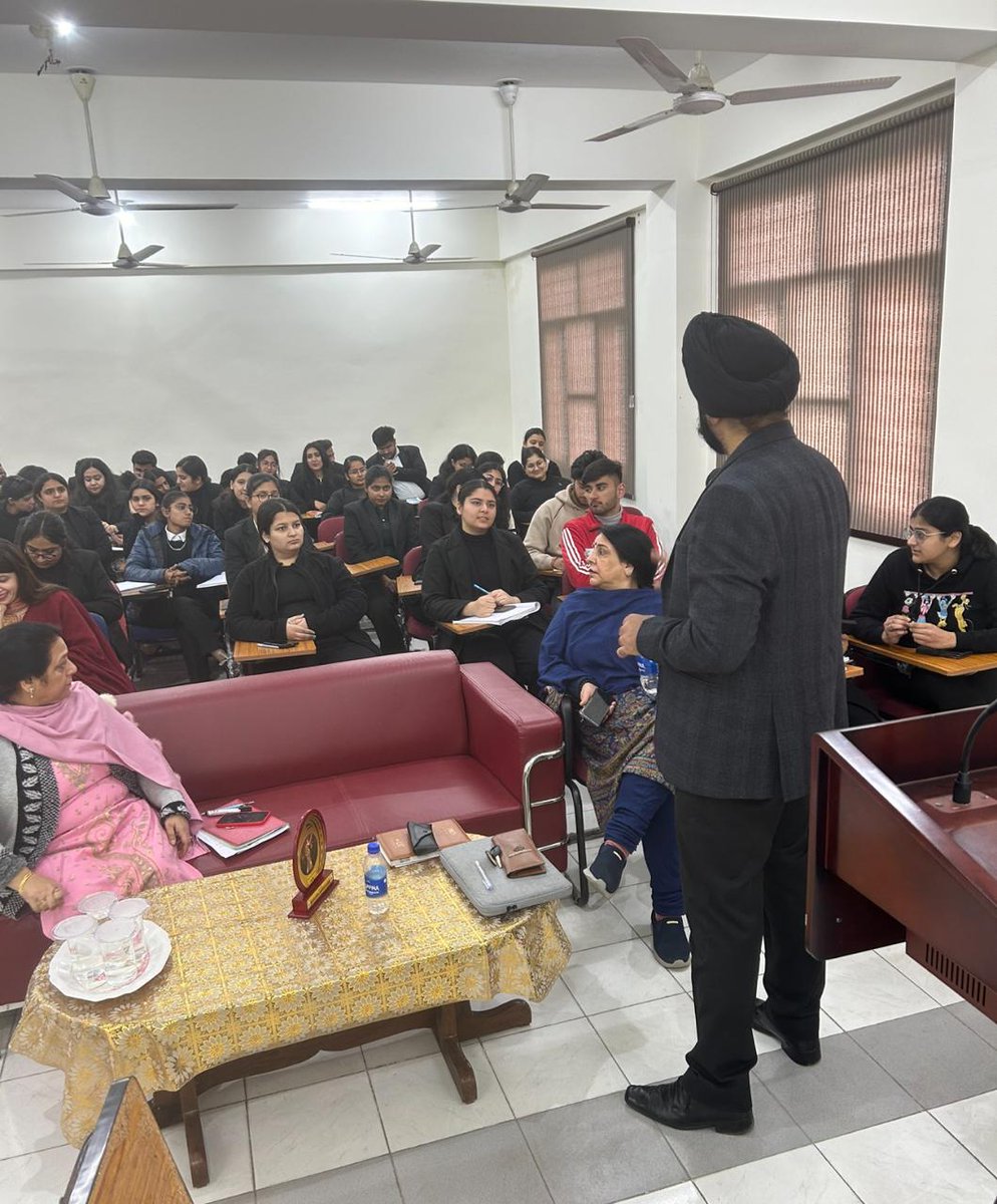 Cyber Police Station Jammu organized a Cyber Awareness programme at Law school University of Jammu. 
Inspector Bhupinder Singh delivered a lecture to raise awareness about cybercrimes, including financial frauds and social media.
<a href="/JmuKmrPolice/">J&K Police</a> <a href="/ZPHQJammu/">Zonal Police Media Centre Jammu</a> <a href="/kameshwarpuri/">K Puri</a>