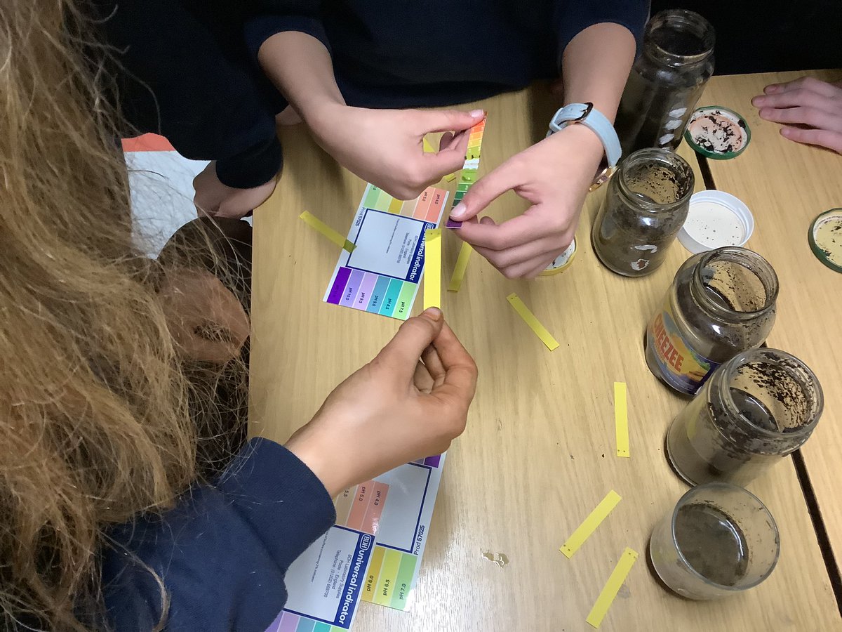 SGeography45341's tweet photo. First year geography students assessing their local soil. https://t.co/1ejmyBUttL