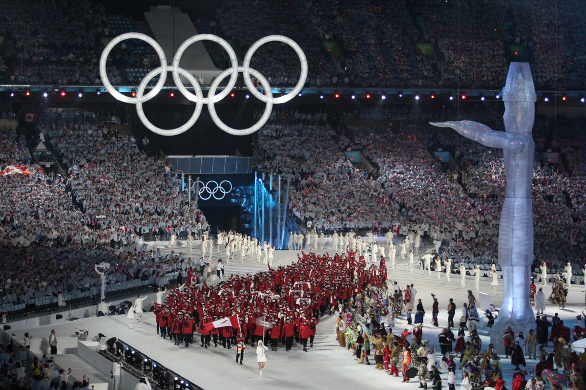 TeamCanada's tweet photo. Canada was changed forever when Vancouver hosted the 2010 Olympic Winter Games. 🇨🇦❤️

Here are some of the very best moments from the Opening Ceremony at home, 15 years ago today. https://t.co/0fzqrd1jUw