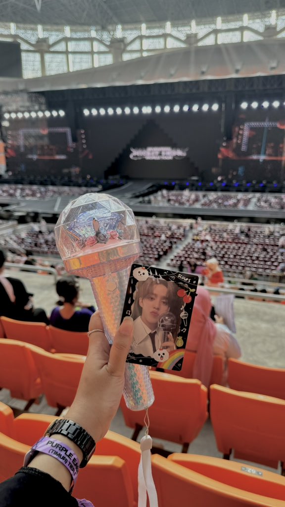 bearrycherry's tweet photo. Till we meet again🥹🩷🩵 @pledis_17 https://t.co/I7l1sLaNVn