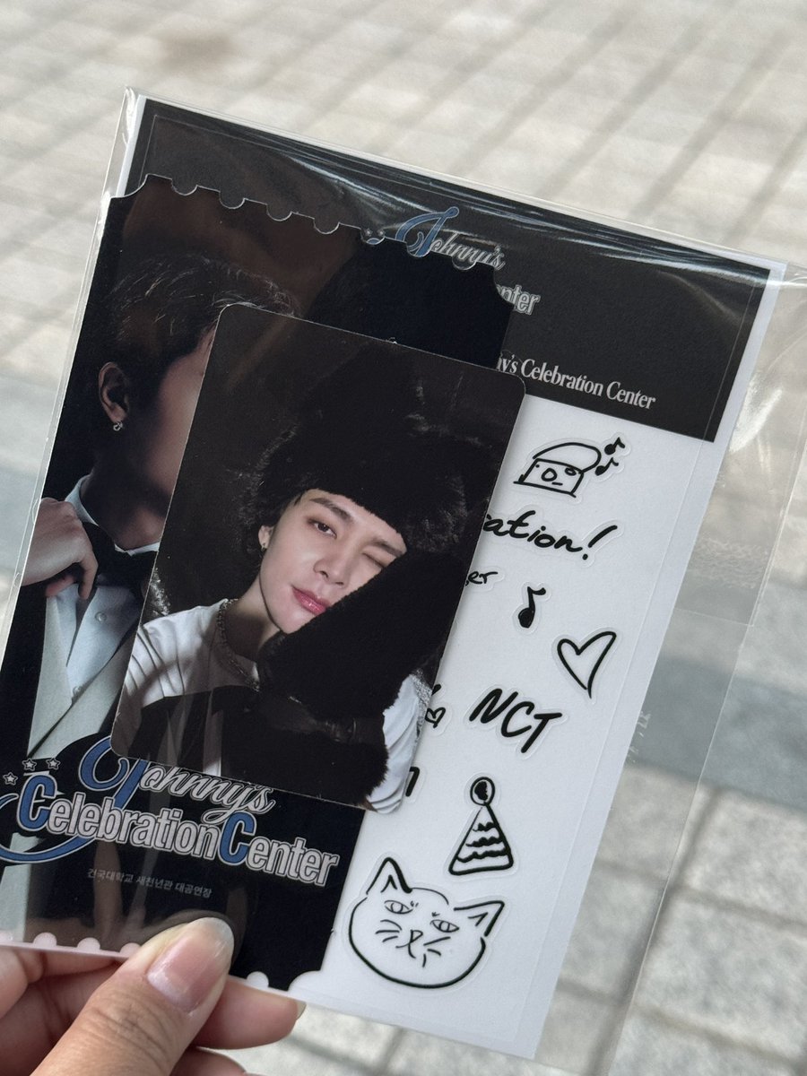 seluuuz's tweet photo. 쟈니 생파 입장 기프트 양도

포카 티켓 스티커 세트 4.5
반택 ⭕

디엠 주세요

엔시티 생일파티 쟈씨씨 특전 선물 nct 127 johnny 2025 b-day johnny's Celebration center birthday party jcc sell wts https://t.co/GcXQSNiOdm