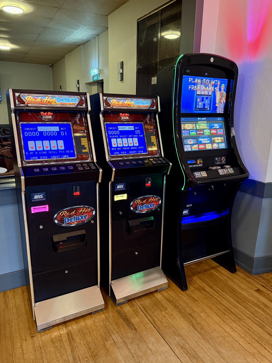 SKCGamingNI's tweet photo. Some of this weeks installs across Northern Ireland.

The latest Jukeboxes, Gaming machines &amp; Pool tables supplied.

If you are looking any equipment for your Pub or Club give us a call

☎️ 0345 500 2468 https://t.co/aRIdxD3v5m