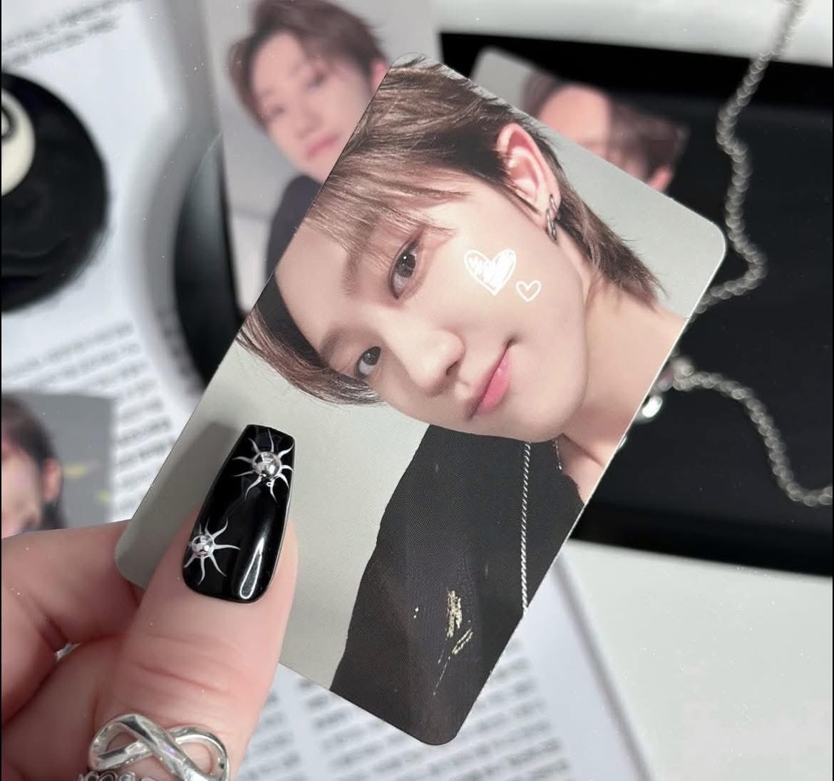 _haofolder_'s tweet photo. Minghao will say don't buy photocards and then will have the most insane and irresistible photocards ever😞 Like pick a side... https://t.co/LiUuPnYZ6S