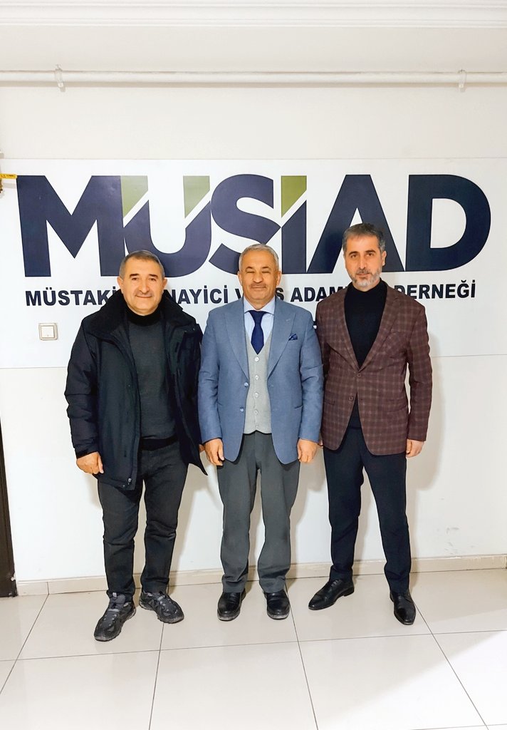 MUSIADVan's tweet photo. Ak parti il yönetiminden Abdulkerim İNCE ve Muhsin BOZKURT, Başkanımız Sn. Abdullah ARAS beye makamında hayırlı olsun ziyaretinde bulundular. Ziyaretlerinden dolayı kendilerine çok teşekkür ederiz.
@MahmutAsmali
@aaras65 
@MUSIAD #birveberaber https://t.co/h81YKHOfSH