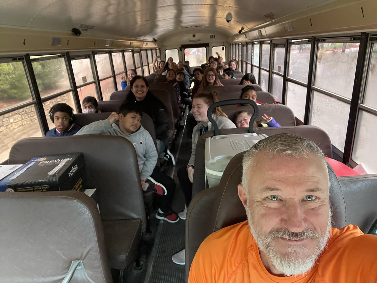 Spread kindness, brighten someone’s day. #SkyhawkPride #TeamLane