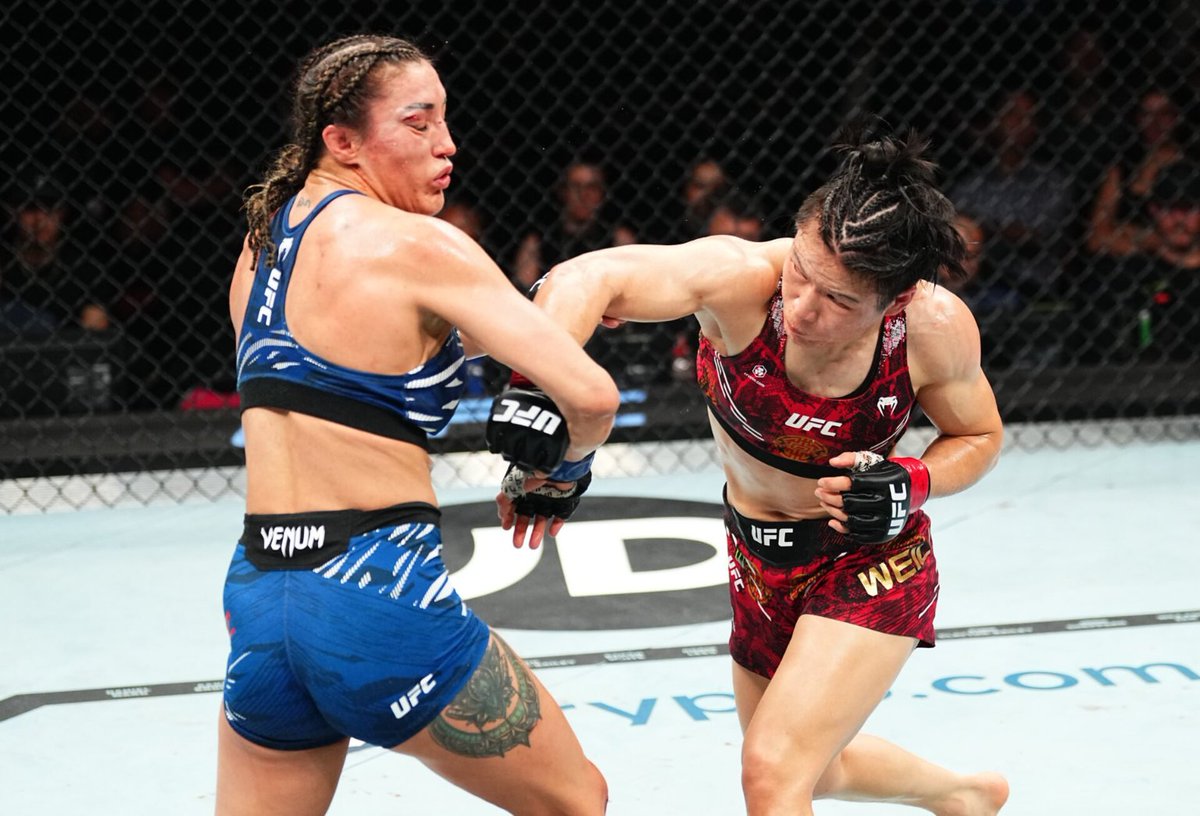🥊🎙️ Débrief d'un #UFC312 fort moyen, dont on retiendra surtout la performance de Weili Zhang au cours du co-main event l'ayant opposé à Tatiana Suarez pour la défense de sa ceinture des -52kg. Bonne écoute ! 🔥 

Apple: bit.ly/4aYBTuF
Spotify: bit.ly/3CKuCSE