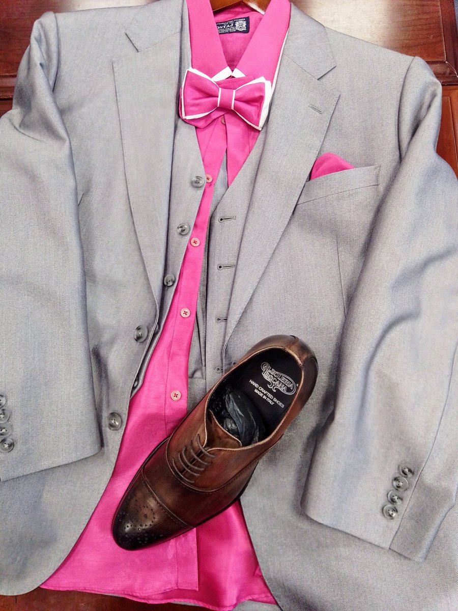 Montajhktailor's tweet image. Own the night in this sharp grey tux with bold pink accents. Look your best and save big with our Prom Sale—35% off tuxedos, 50% off ties, shoes &amp;amp; more! Shop now! #promtux #smallbusiness #Pittsburgh #monroevillepa #smallbusinessowners #prom2025 #prom