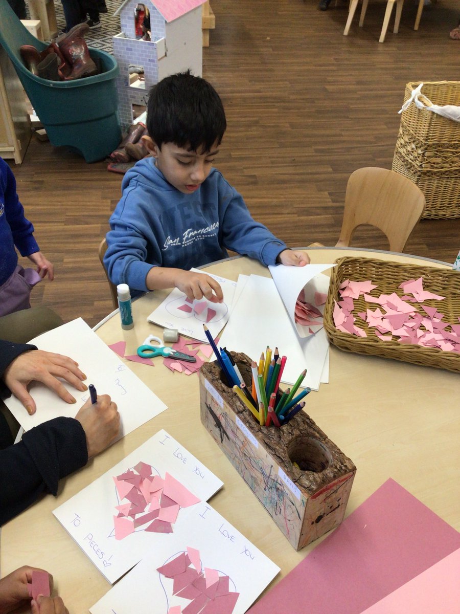 Today we are feeling the love 🥰 we  are  talking  about friendships  and  making  cards  for  our  favourite people  🤩😍