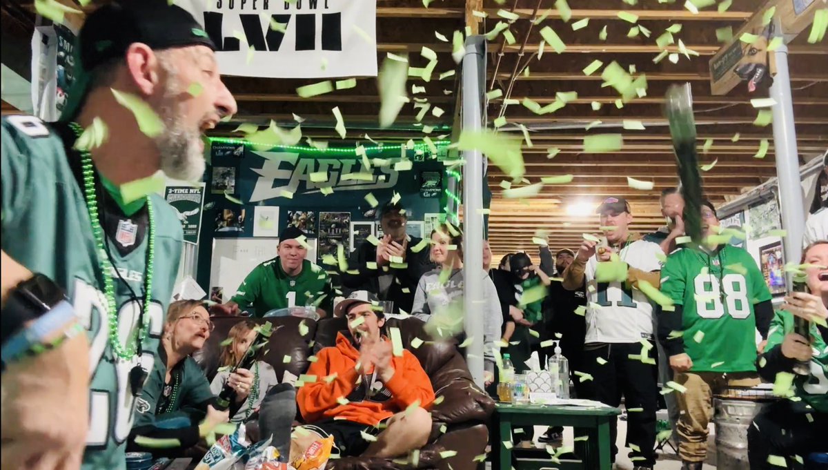EaglesDen_'s tweet photo. @FOX29philly @AlexHolleyFOX29 @MikeFOX29 @KarenFox29 @Eagles #GoBirds https://t.co/AONXYdw0gY