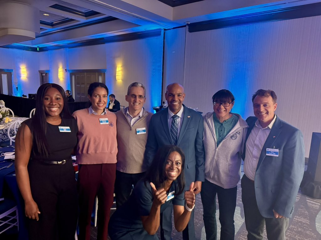 Rachel Liu (@rubbleem) on Twitter photo Interesting meeting of minds, hearing people’s #POCUS experiences, and getting to hear from / meet very impressive former US Surgeon Generals! With <a href="/ButterflyNetInc/">Butterfly Network</a> #pocusinnovators Interesting meeting of minds, hearing people’s #POCUS experiences, and getting to hear from / meet very impressive former US Surgeon Generals! With <a href="/ButterflyNetInc/">Butterfly Network</a> #pocusinnovators