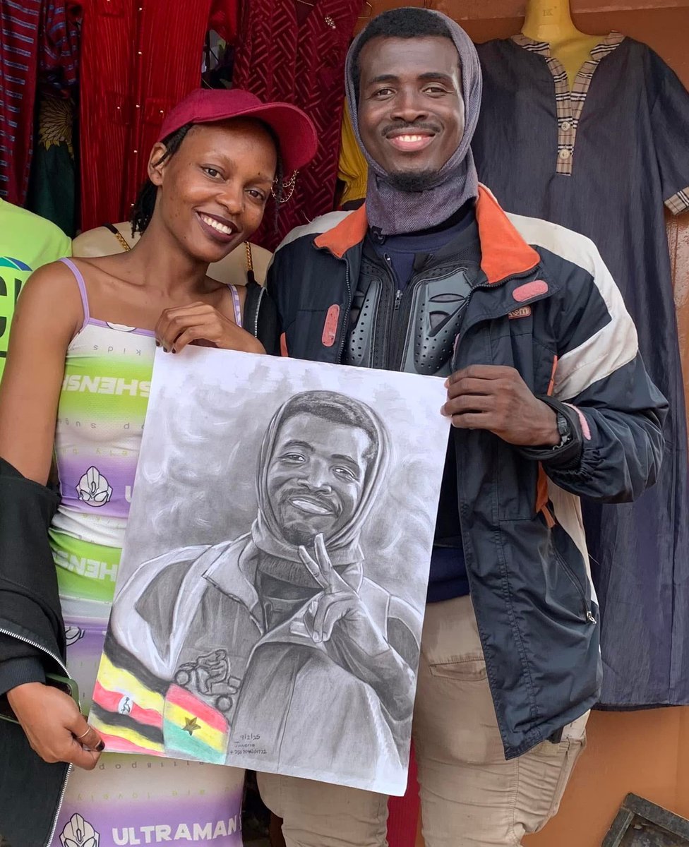 goshers_'s tweet image. Ugandan female artist #KhirahJowenah painted our Ghanaian motorbike adventurer #FlyingFlags  as he rode his bike all the way from Ghana 🇬🇭 to the Pearl Of Africa, Uganda 🇺🇬. A true advocacy of our continent’s unity.

Let’s show some gratitude to #Khirah
