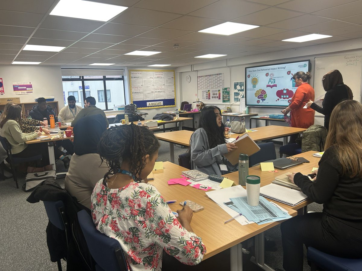 SouthBhamSCITT's tweet photo. Thank you Terese @beachhuthouse from the English speaking Union for your amazing session as part of our Oracy ITaP. @CPTSA13 @Summit_LT @MagnificatMac @PLI_SummitLT https://t.co/lSOfc0nDbH